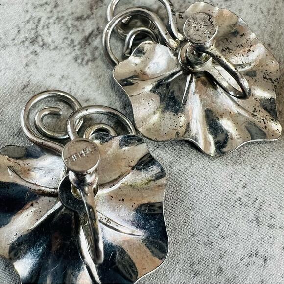 Vintage Sterling Silver Red Stone Floral Brooch Screw Back Earrings Set - Picture 10 of 13